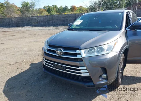 2018 Toyota Highlander Le Plus из США, поврежденный, VIN 5TDBZRFH5JS902299